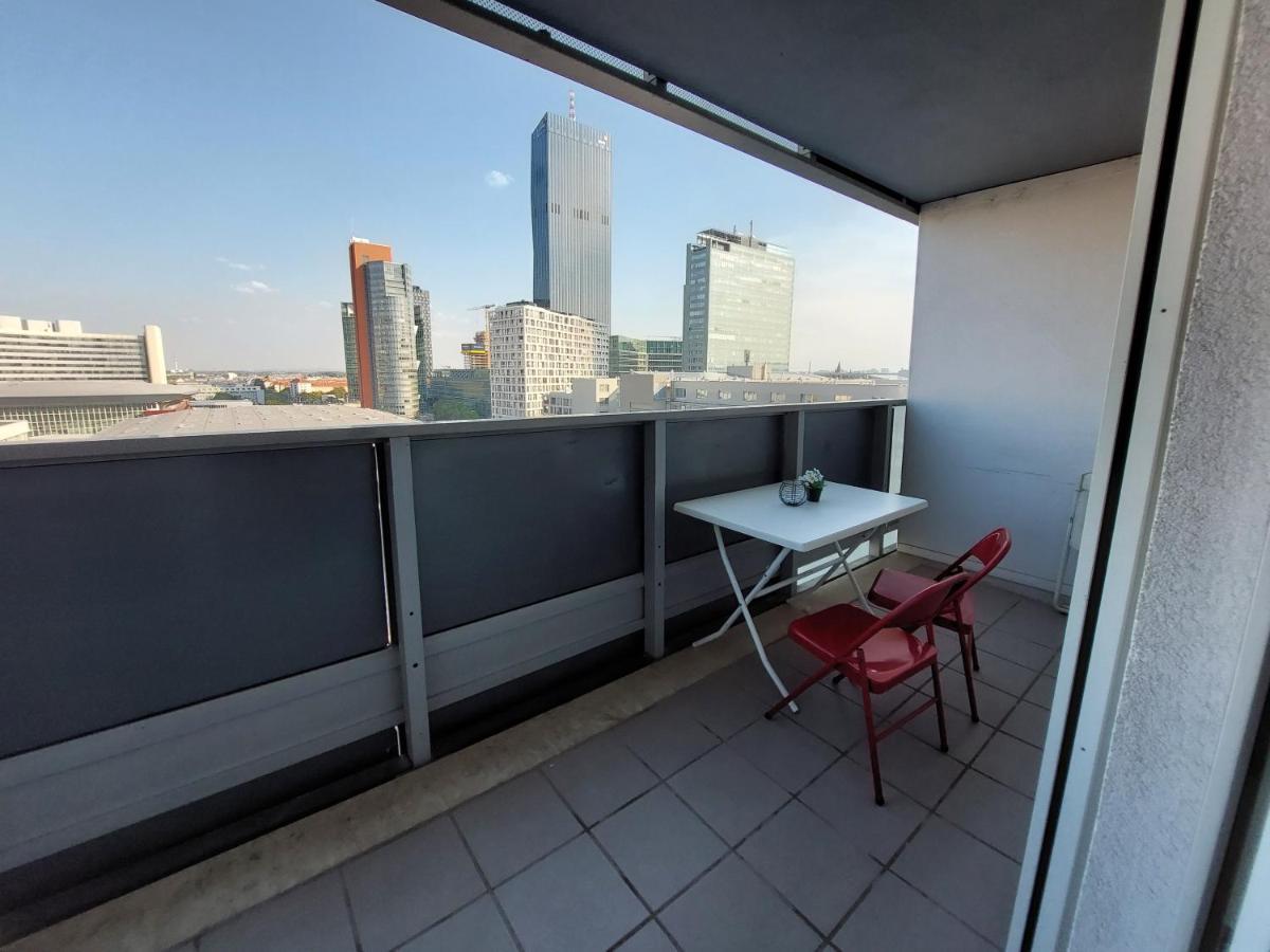 Apartament Tower With Private Terrace Next To Uno