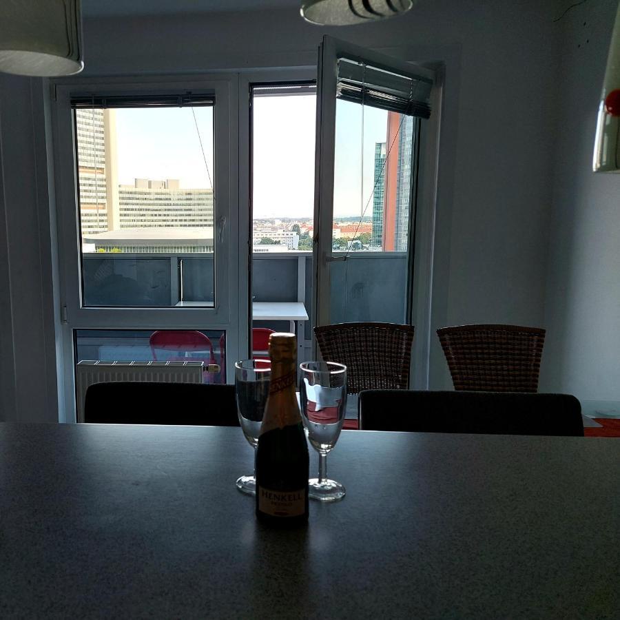 Apartament Tower With Private Terrace Next To Uno